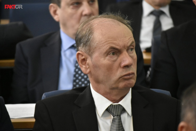 General Grabovica, član Udruženja generala Bosne i Hercegovine, ministar u Vladi KS