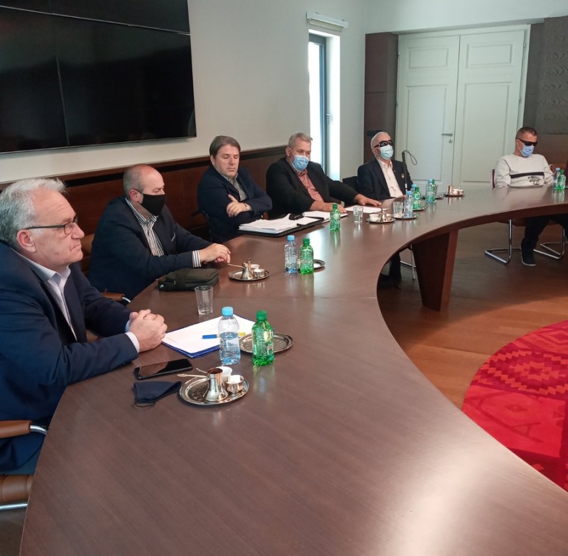 Zajednička delegacija Saveza RVI paraplegičara FBiH i Udruženja generala Bosne i Hercegovine razgovarali sa predsjedavajućim Doma naroda Parlamentarne skupštine Bosne i Hercegovine, gospodinom Bakirom Izetbegovićem1