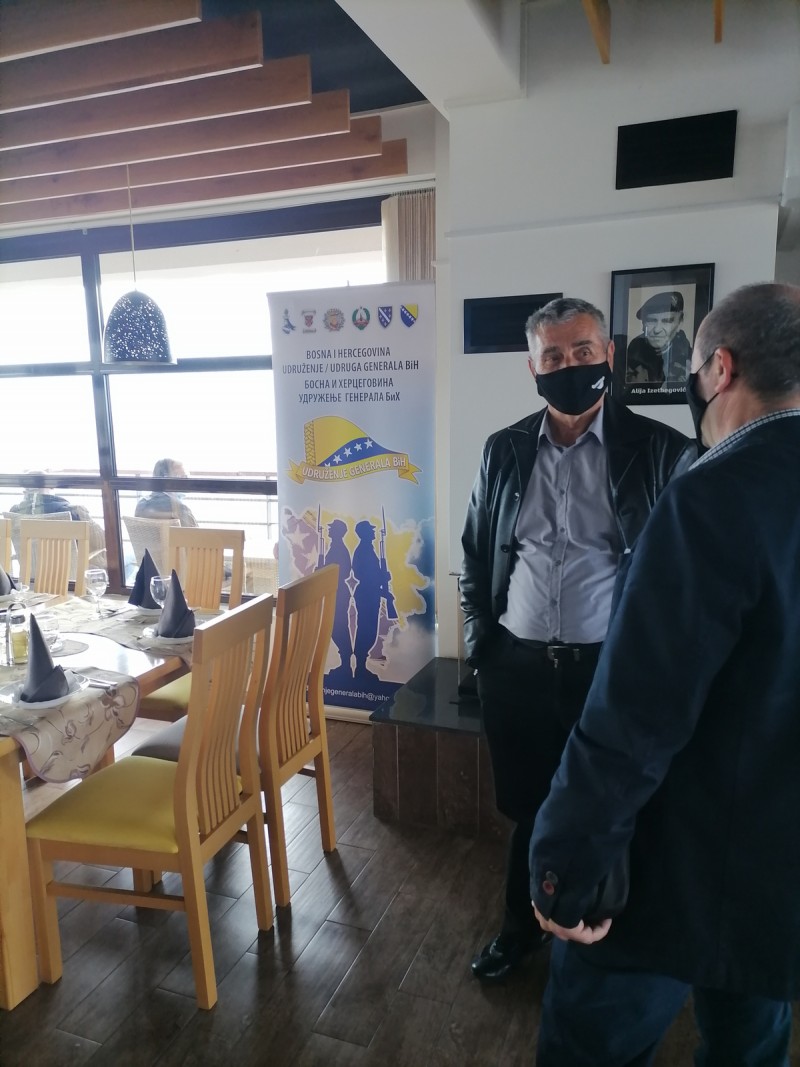 Članovi Udruženja generala Bosne i Hercegovine na brdu Žuč7